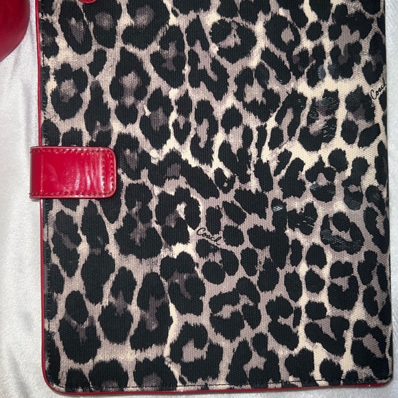 COACH 5 Piece…Purse..wallet..change bag..makeup bag..tablet case. Cheetah Print - Picture 3 of 15